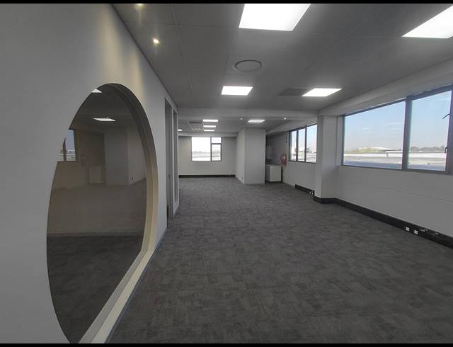 267M² OFFICE TO LET IN MAGALIESSIG